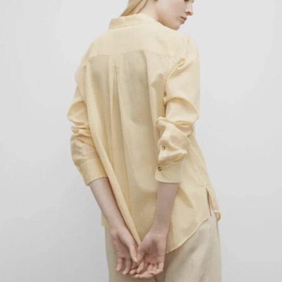 Club Monaco Linen Button Down Shirt in Banana Cream - 80% off MSRP!! - Picture 2 of 3